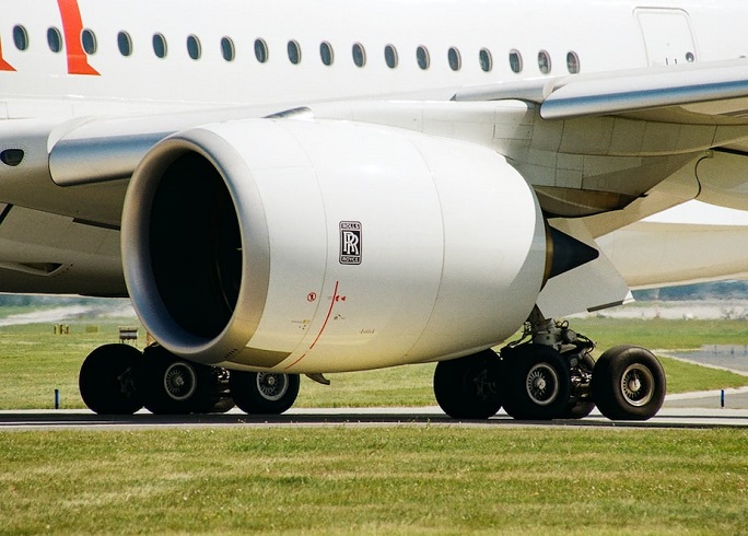 Pemesinan cekap komponen tipikal dalam bidang aeroangkasa